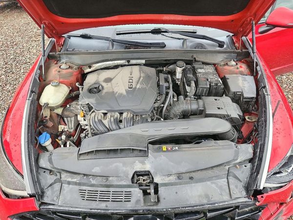 2020 HYUNDAI SONATA — Engine bay