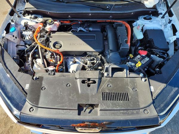 2025 HONDA CR-V Sport Touring — Engine bay