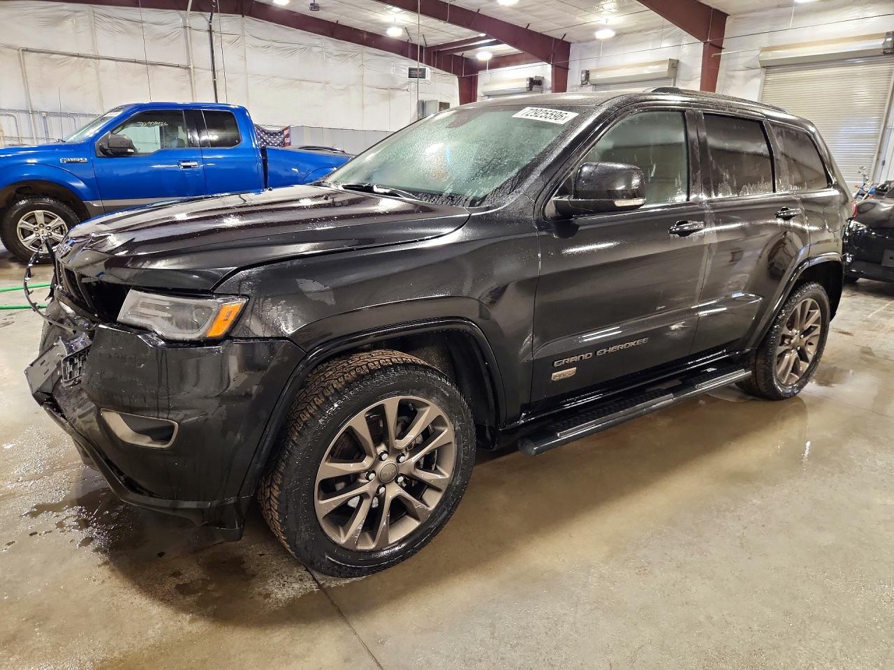 2016 JEEP GRAND CHEROKEE Limited — Front 3/4