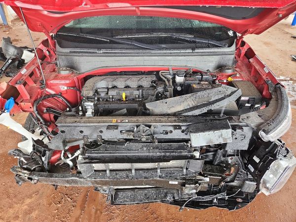 2024 HYUNDAI VENUE SEL / Limited — Engine bay