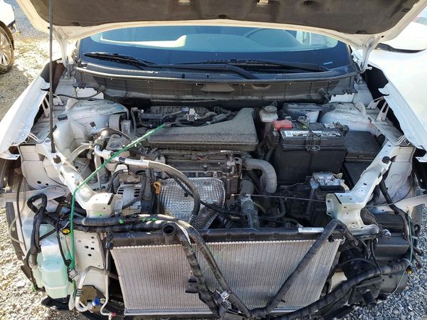 2020 NISSAN ROGUE — Engine bay
