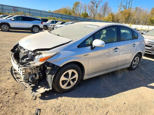 2012 TOYOTA PRIUS — Front 3/4