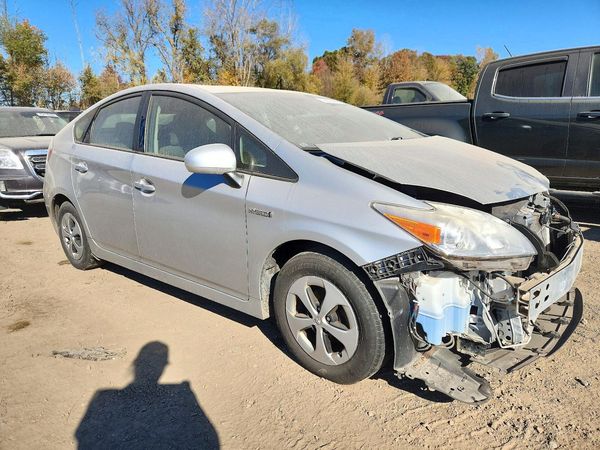 2012 TOYOTA PRIUS — Passenger 3/4