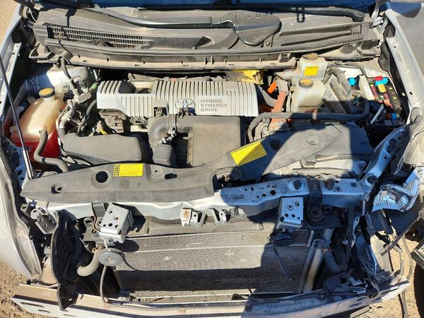 2012 TOYOTA PRIUS — Engine bay