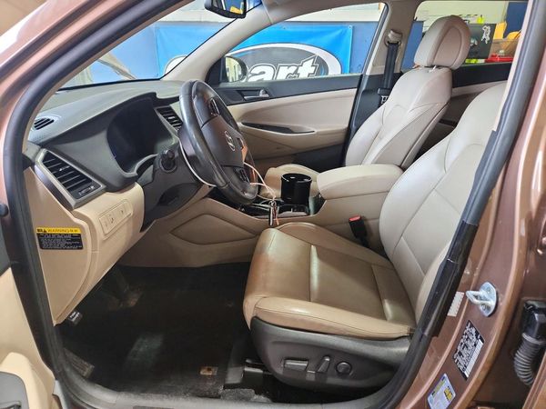 2017 HYUNDAI TUCSON — DENT