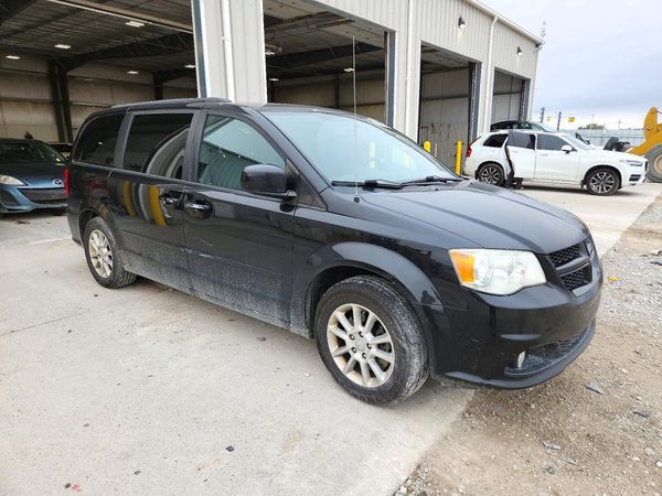 2012 DODGE GRAND CARAVAN R/T — Passenger 3/4
