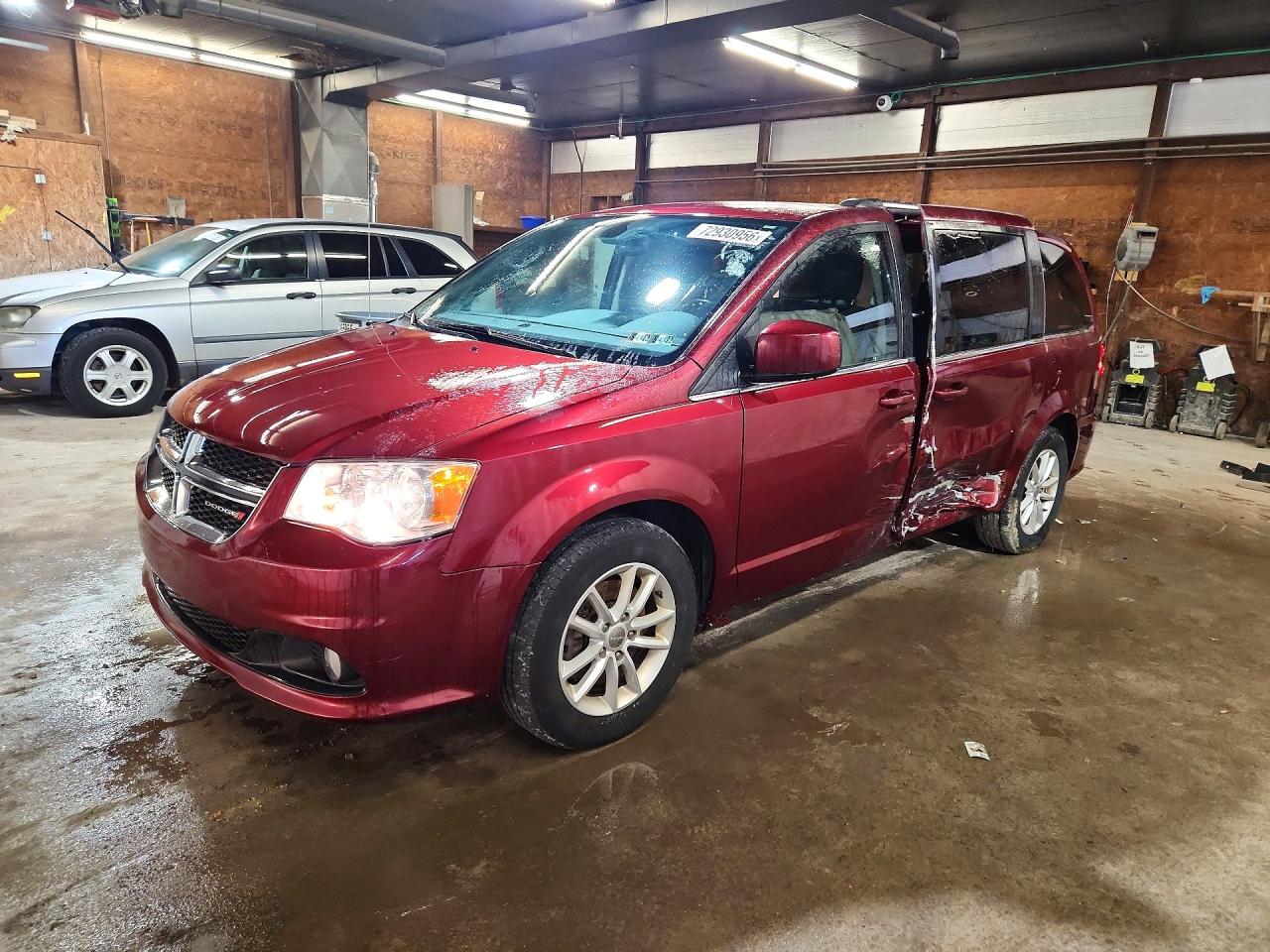 2019 DODGE GRAND CARAVAN SXT — Front 3/4