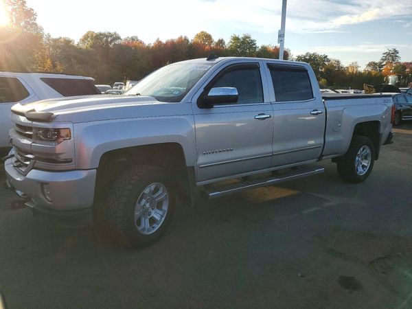 2017 CHEVROLET SILVERADO LTZ — Front 3/4