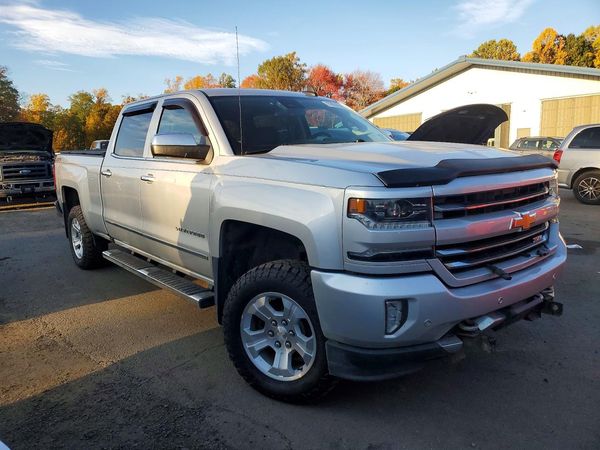 2017 CHEVROLET SILVERADO LTZ — Passenger 3/4