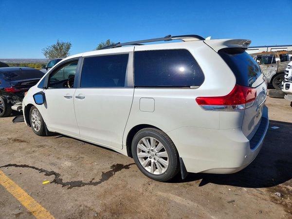 2014 TOYOTA SIENNA — DSRA
