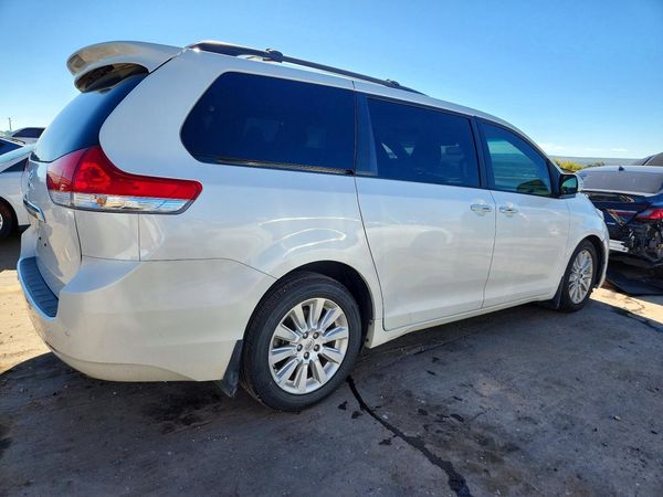 2014 TOYOTA SIENNA — PSRA