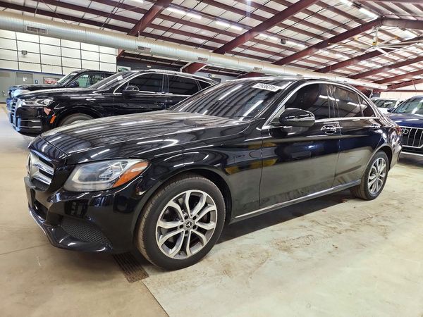 2017 MERCEDES-BENZ C C300-4M — Front 3/4