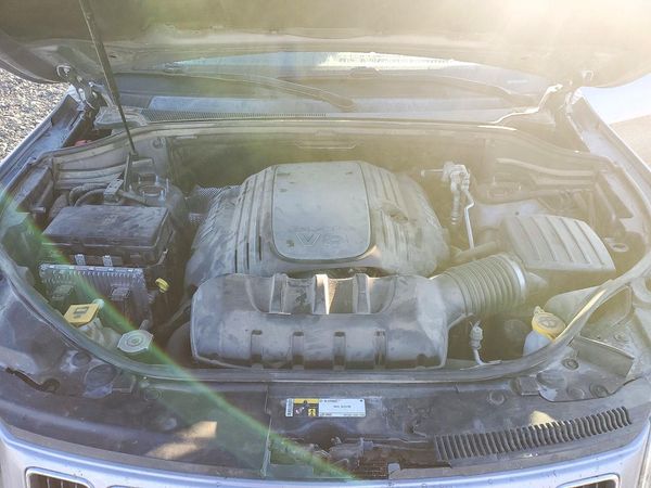 2016 JEEP GRAND CHEROKEE Limited — Engine bay