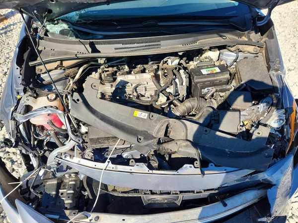 2022 TOYOTA COROLLA LE — Engine bay