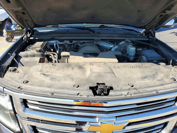 2015 CHEVROLET TAHOE LTZ — Engine bay
