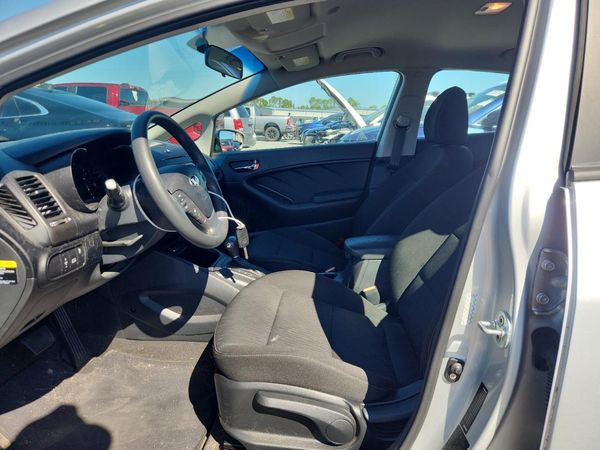 2016 KIA FORTE GL (Middle-Low Grade) — DENT