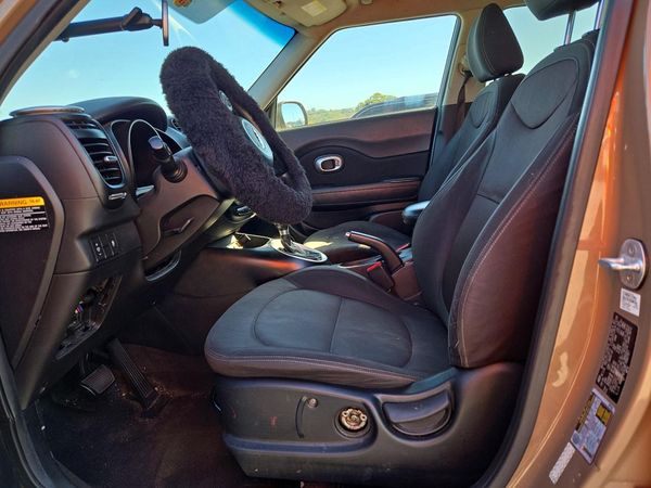 2015 KIA SOUL GL(Middle-low grade) — DENT
