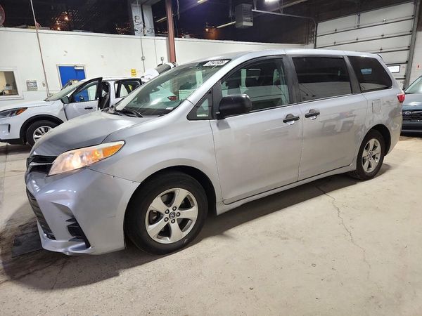 2018 TOYOTA SIENNA — DSFA — Front 3/4