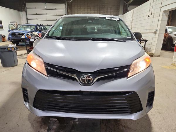 2018 TOYOTA SIENNA L — DIRF