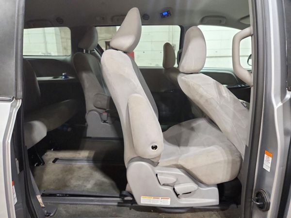 2018 TOYOTA SIENNA L — PSRS