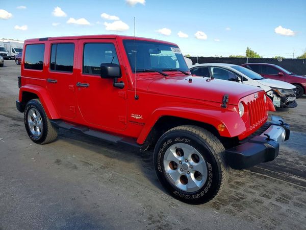 2015 JEEP WRANGLER UNLIMITED Sahara — Passenger 3/4
