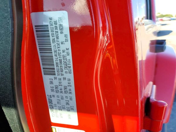 2015 JEEP WRANGLER UNLIMITED Sahara — VINS