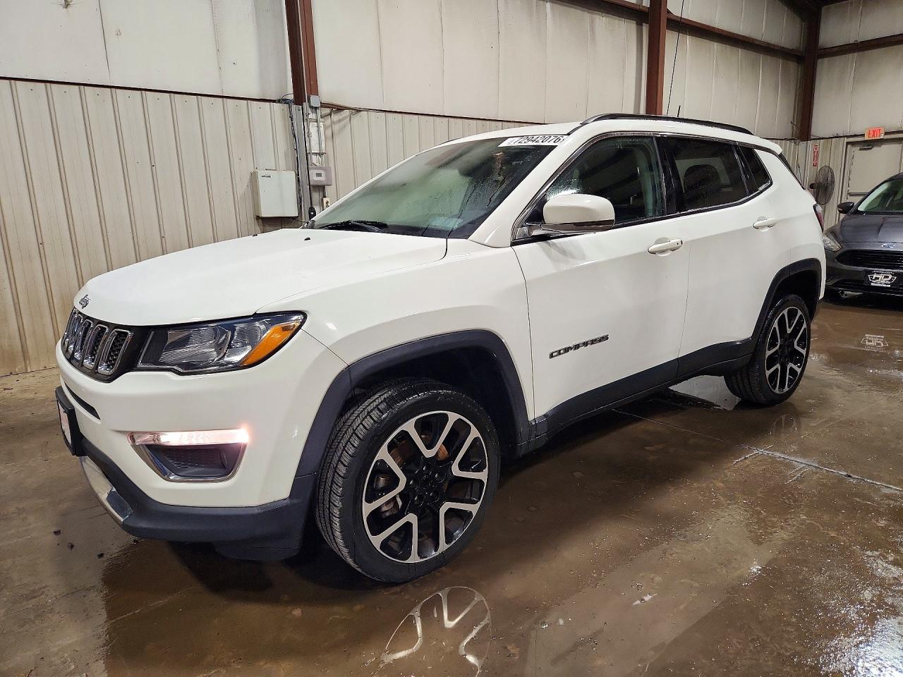 2017 JEEP COMPASS Limited — Front 3/4