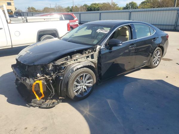 2017 LEXUS ES — DSFA — Front 3/4