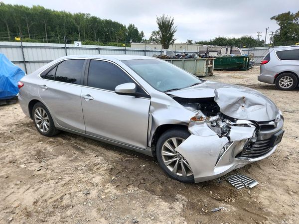 2017 TOYOTA CAMRY LE/SE/XLE/XSE — Passenger 3/4