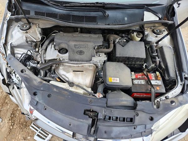 2017 TOYOTA CAMRY LE/SE/XLE/XSE — Engine bay