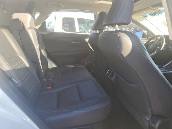 2015 LEXUS NX 200t Luxury