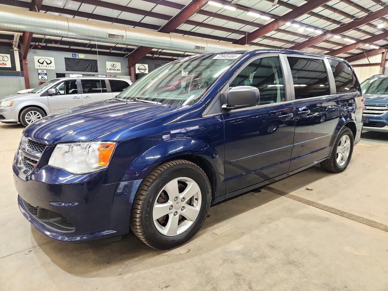 2013 DODGE GRAND CARAVAN SE — Front 3/4