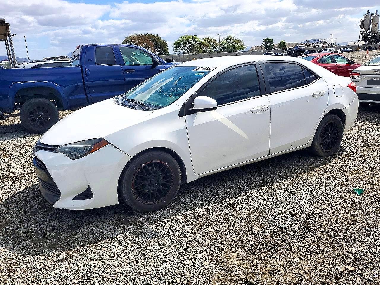 2019 TOYOTA COROLLA L/LE/SE/XLE/XSE — Front 3/4