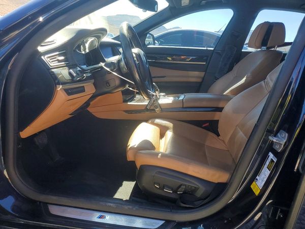 2015 BMW 740 — DENT