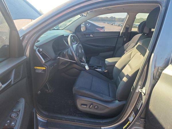 2017 HYUNDAI TUCSON — DENT