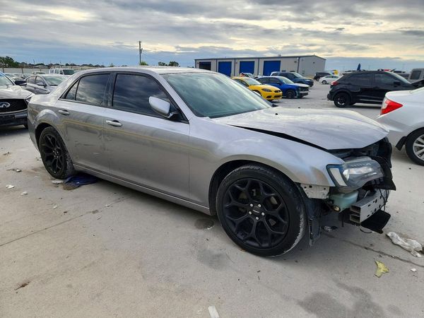 2015 CHRYSLER 300 300S — Passenger 3/4