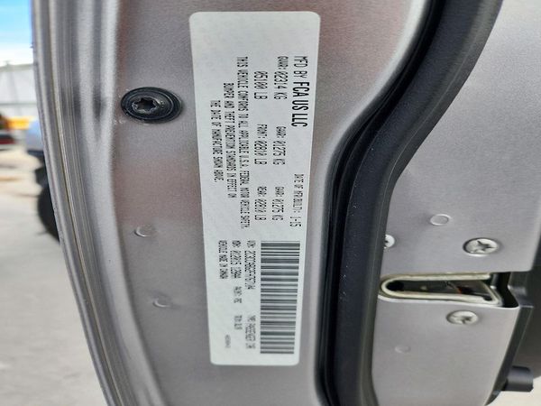 2015 CHRYSLER 300 300S — VINS