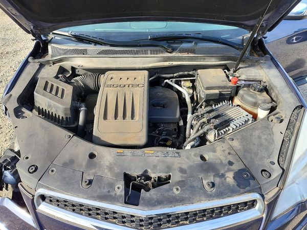 2013 CHEVROLET EQUINOX LTZ — Engine bay