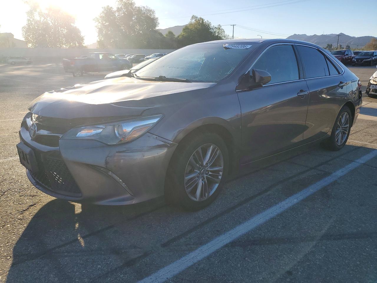 2016 TOYOTA CAMRY — Front 3/4