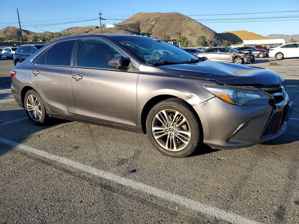 2016 TOYOTA CAMRY — Passenger 3/4