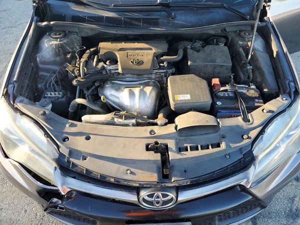 2016 TOYOTA CAMRY — Engine bay