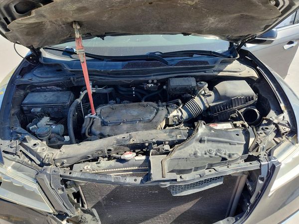 2016 ACURA MDX Tech — Engine bay