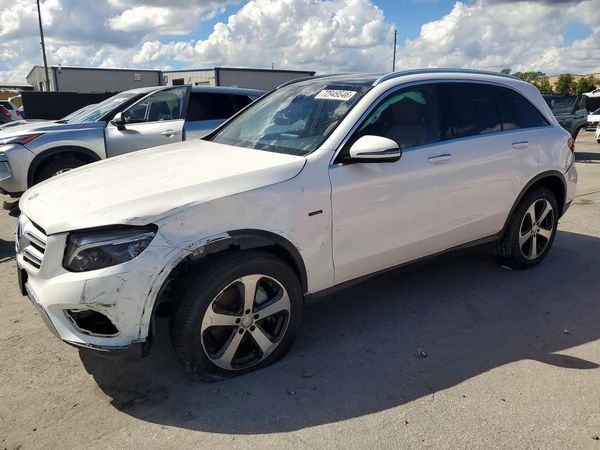 2016 MERCEDES-BENZ GLC-CLASS GLC300 Base-4M — Front 3/4