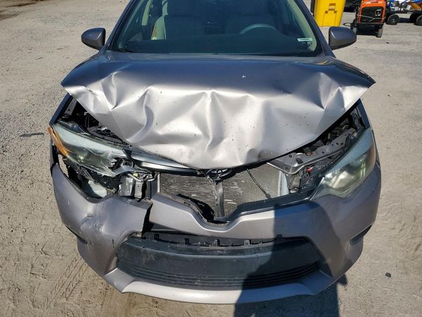 2014 TOYOTA COROLLA L/LE — Engine bay