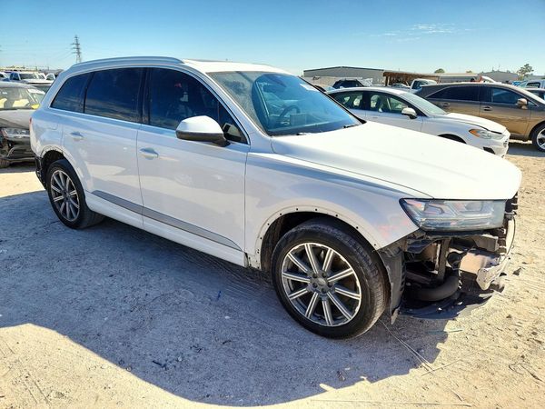 2018 AUDI Q7 quattro Premium Plus — Passenger 3/4
