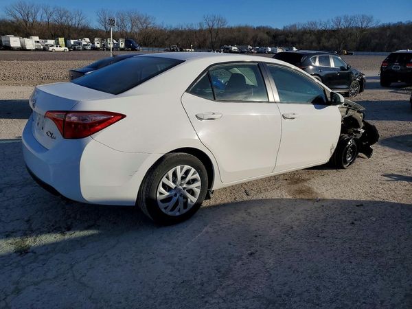 2018 TOYOTA COROLLA