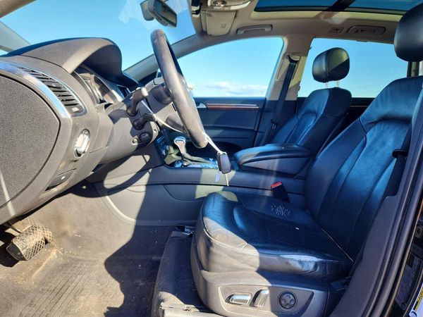 2014 AUDI Q7 Premium Plus — DENT