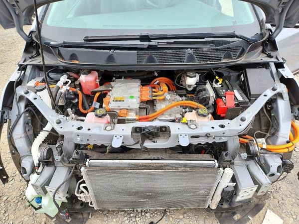 2019 CHEVROLET BOLT Premier — Engine bay