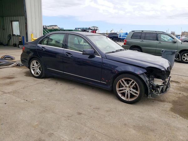 2014 MERCEDES-BENZ C C250 — Passenger 3/4
