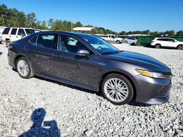 2019 TOYOTA CAMRY SOLA SE/XLE Hybrid — Passenger 3/4